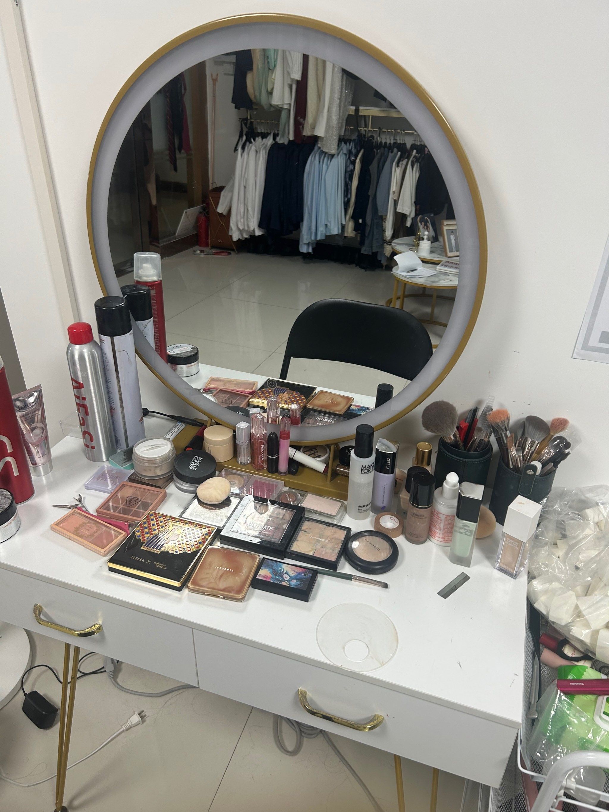 让演出巧妙融入市集、游戏和非遗体验中