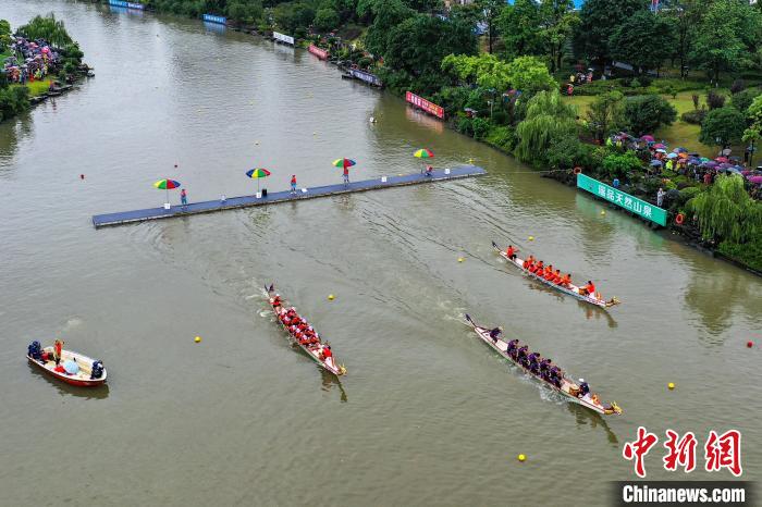 东盟龙舟赛激战桂林山水 24支队伍竞逐端午盛景