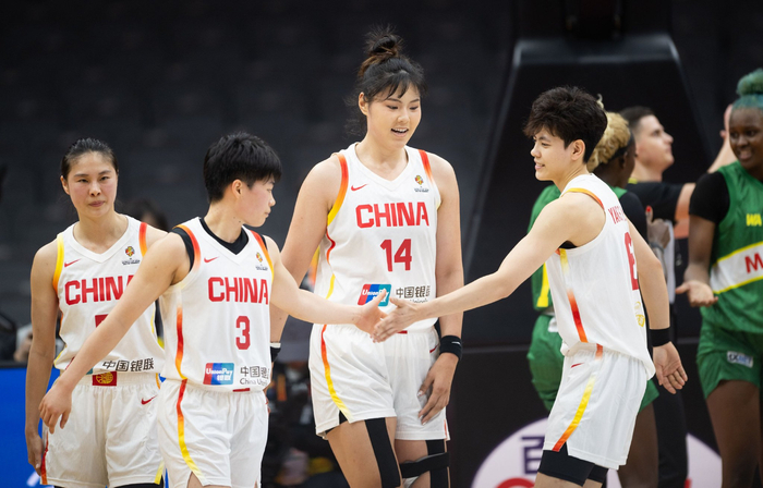 中国女篮迎战捷克女篮 李月汝韩旭领衔力争连胜