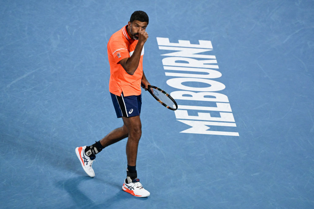 张帅澳网混双止步八强 女双再创佳绩