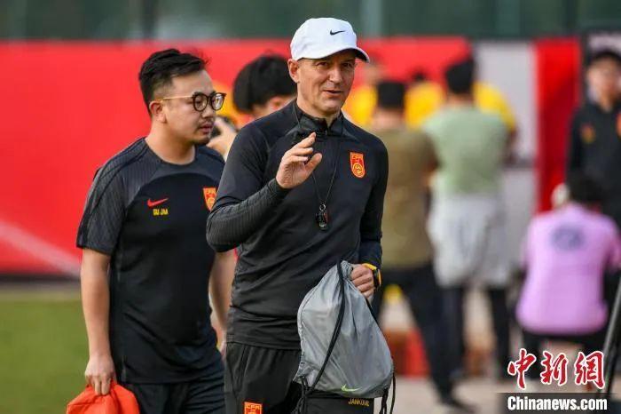 扬科维奇因亚洲杯失利下课 国足冲击世界杯之路