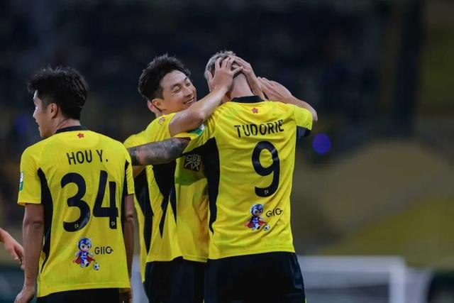 廖均健重返广州足球 助广州豹冲超圆梦