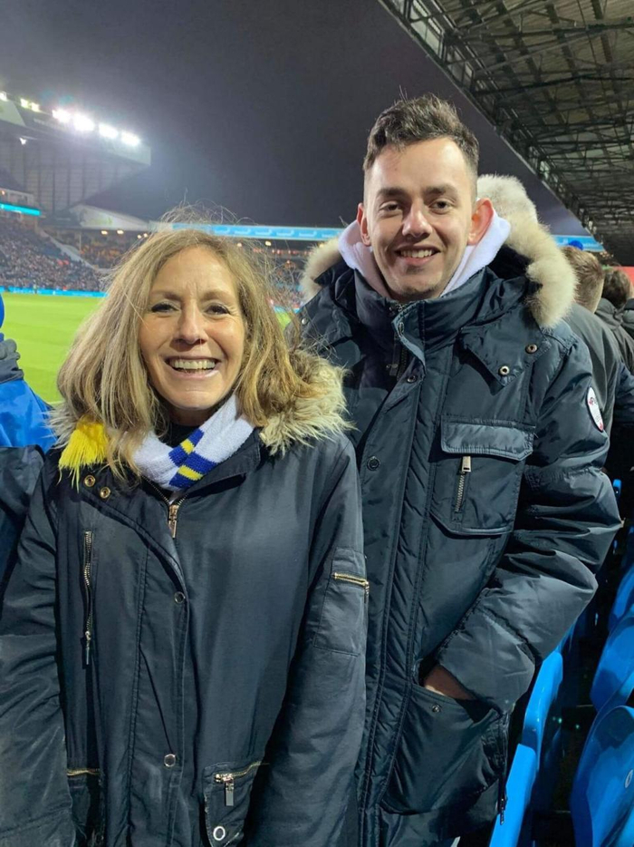 贝尔萨重返英国友谊赛 利兹联球迷深情告别