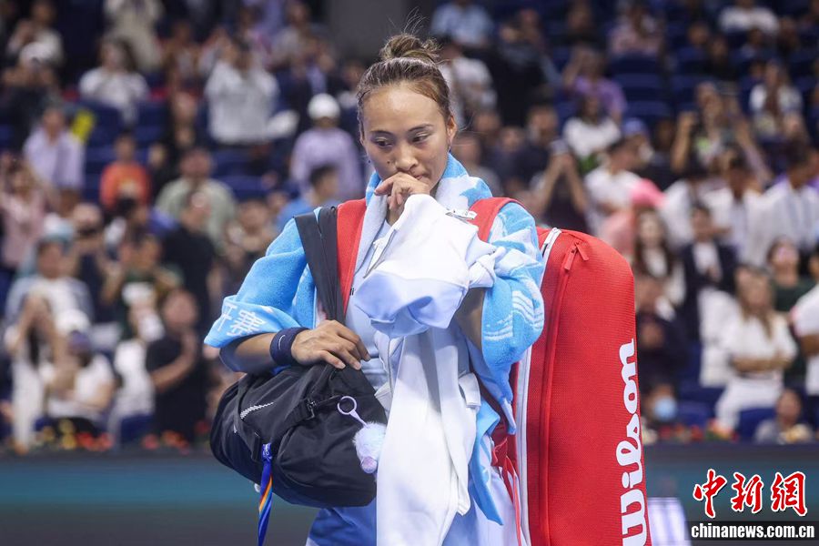 郑钦文因手肘伤势在中网退赛 以未来生涯为重做