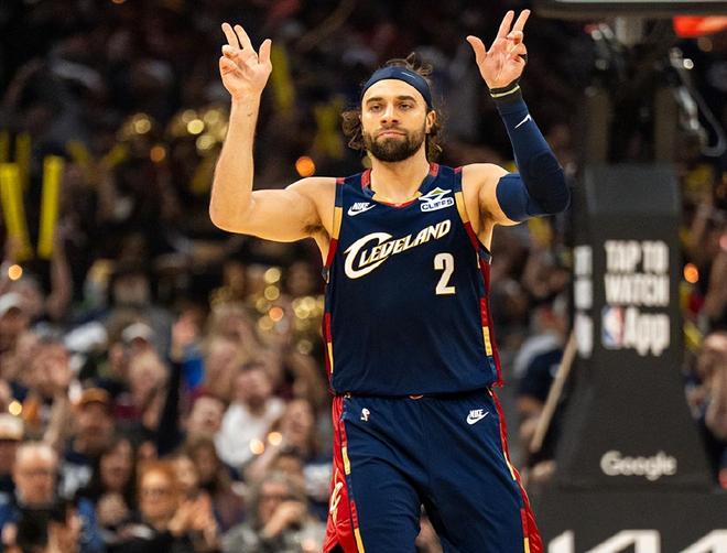 季后赛首日四强主队全胜 奇兵斯特鲁斯率骑士掀