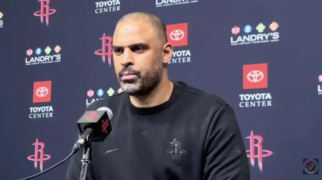 马刺145-120血洗火箭 乌杜卡战术逼出哈珀卡斯尔三