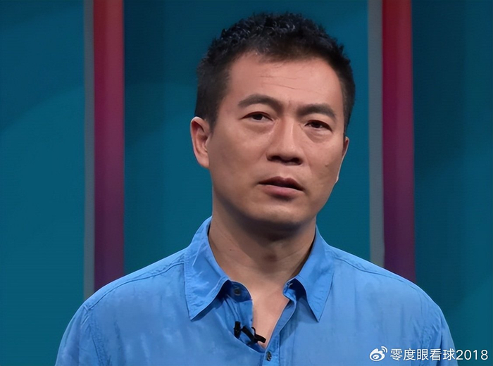 黄健翔批评国足定位遭质疑，外界认为需认清现